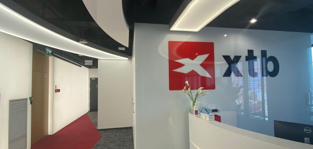 XTB Launches Social Trading Platform with Focus on Investor Engagement